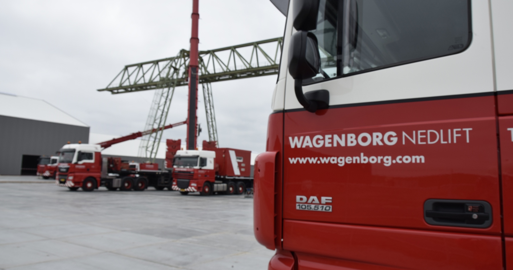 Portaalkraan verhuisd naar Harlingen