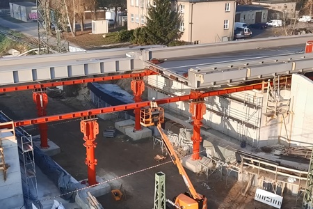 Spoorbrug Blankenfelde op rolletjes